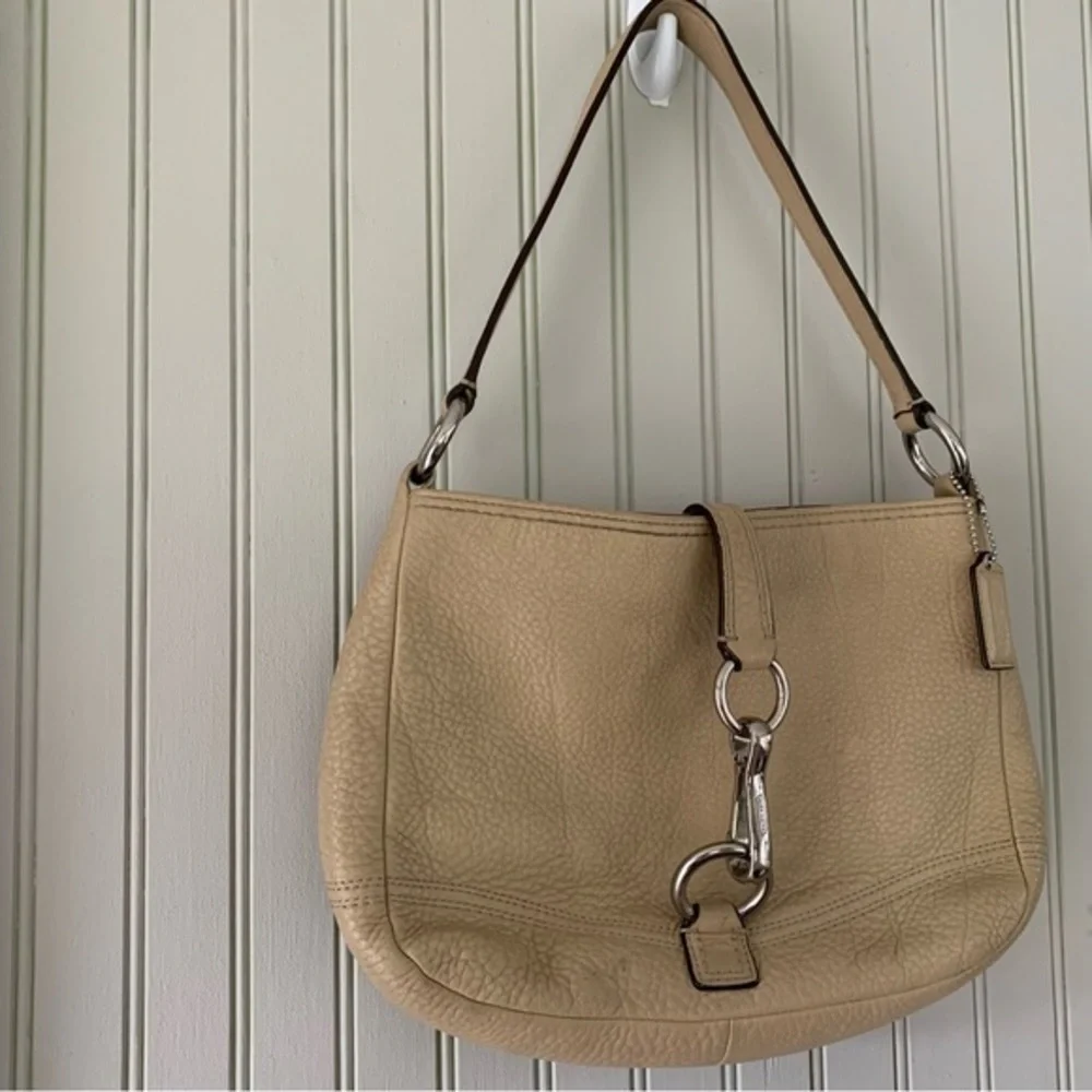 Coach Vintage Hampton Hobo Leather Tan Shoulder Bag Soft Pebbled Collection